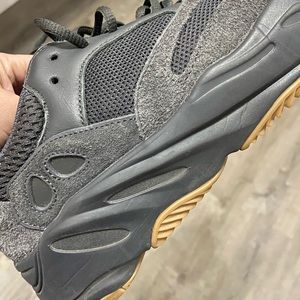 Yeezy 700 Utility Black Sneakers Adidas